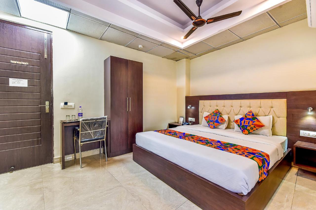 דהראדון Fabhotel Surya Residency מראה חיצוני תמונה