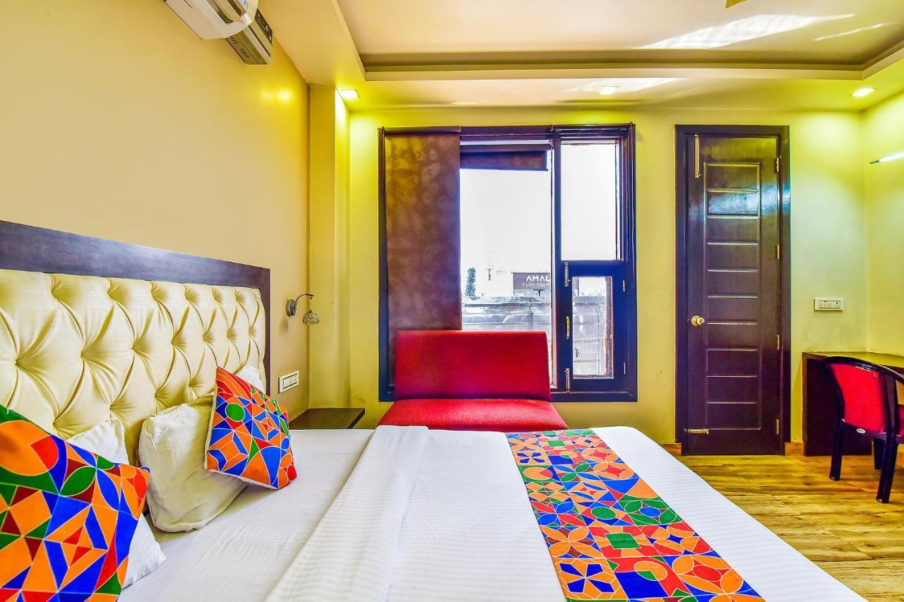דהראדון Fabhotel Surya Residency מראה חיצוני תמונה
