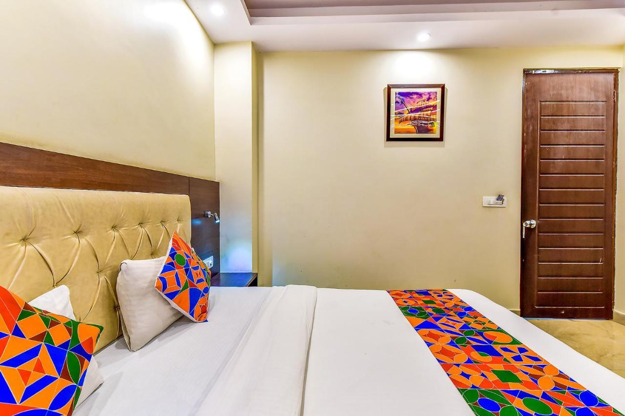 דהראדון Fabhotel Surya Residency מראה חיצוני תמונה