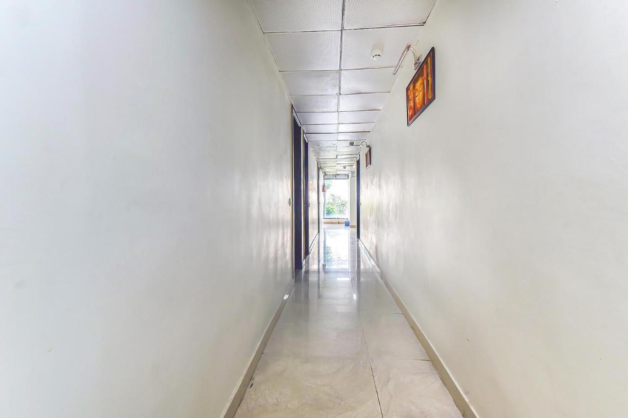 דהראדון Fabhotel Surya Residency מראה חיצוני תמונה