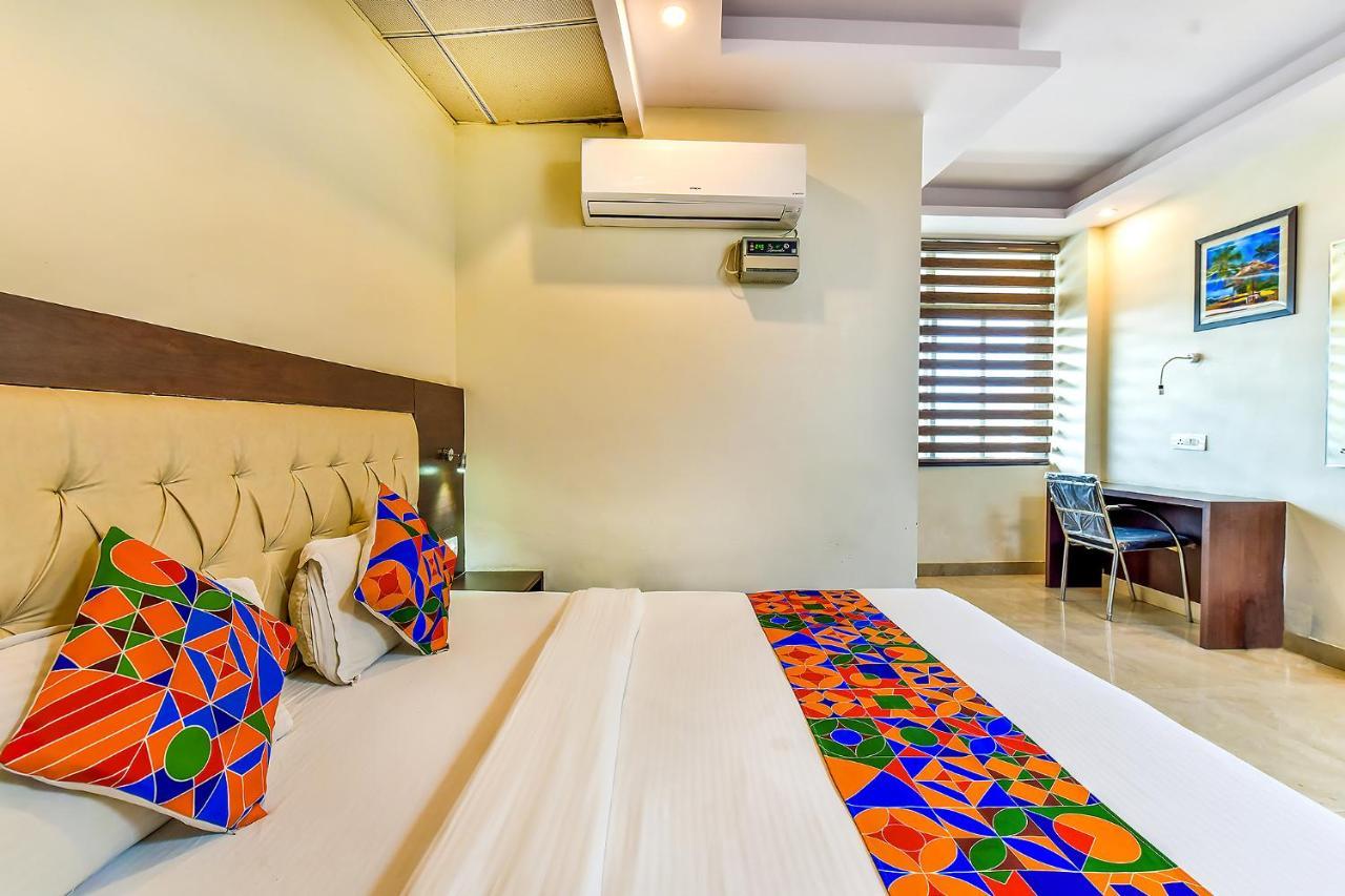 דהראדון Fabhotel Surya Residency מראה חיצוני תמונה