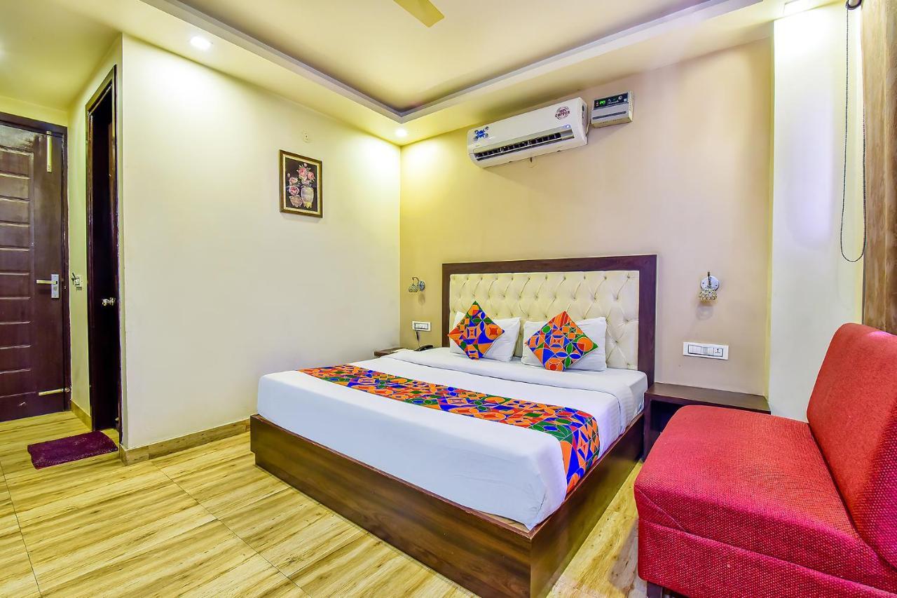 דהראדון Fabhotel Surya Residency מראה חיצוני תמונה