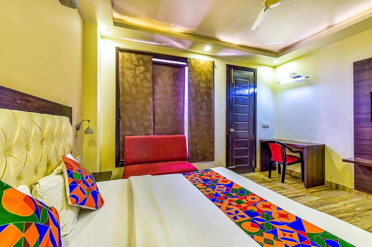 דהראדון Fabhotel Surya Residency מראה חיצוני תמונה